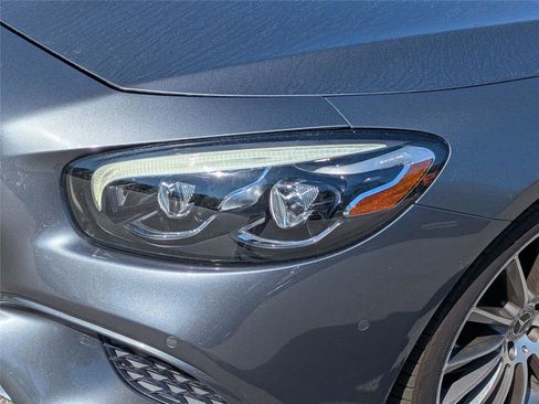 Used 2018 Mercedes-Benz SL 550 image 12