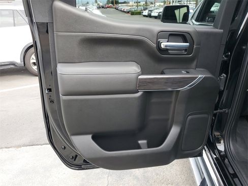 Used 2022 Chevrolet Silverado 1500 LTZ w/ LTZ Premium Package image 15