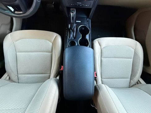 Used 2017 Ford Explorer XLT FWD image 51