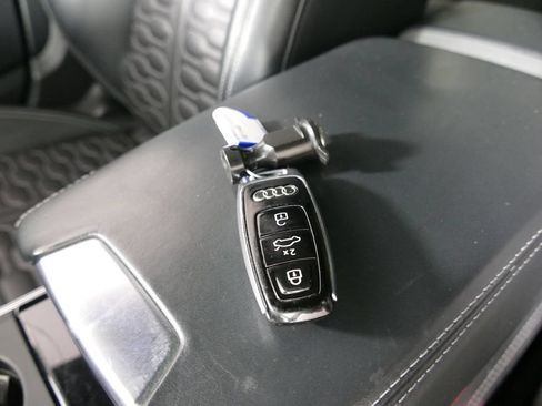 Used 2022 Audi RS 6 AWD/4WD image 29