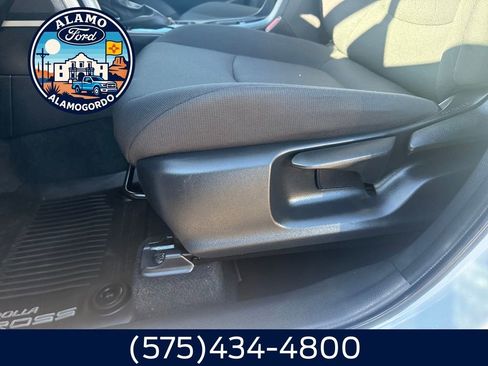 Used 2024 Toyota Corolla Cross LE image 4