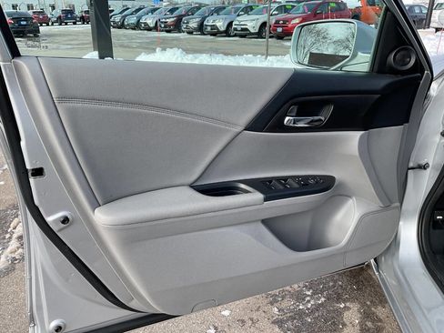 Used 2014 Honda Accord EX image 25