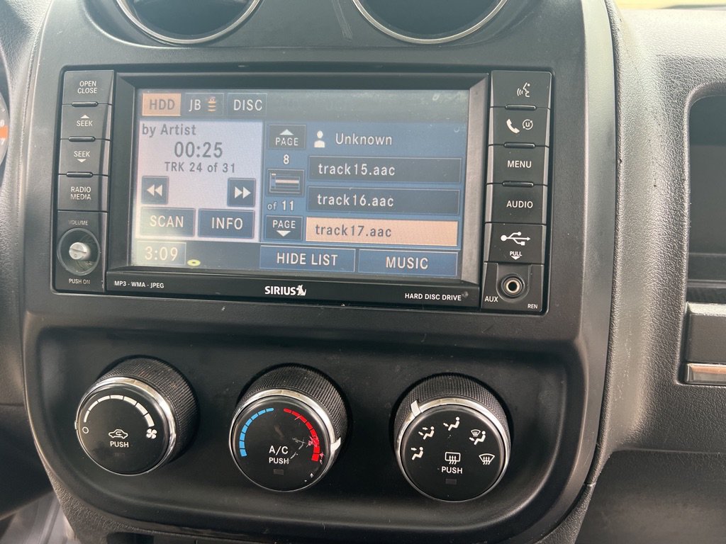 Used 2016 Jeep Patriot High Altitude FWD image 14