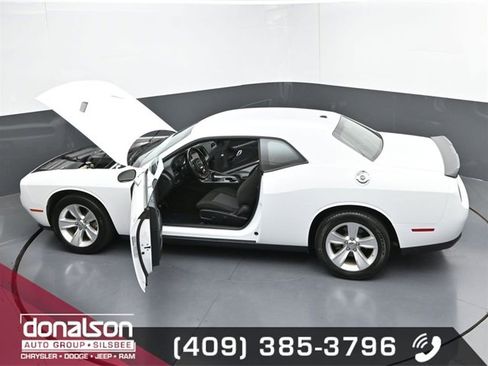 Used 2023 Dodge Challenger SXT image 25