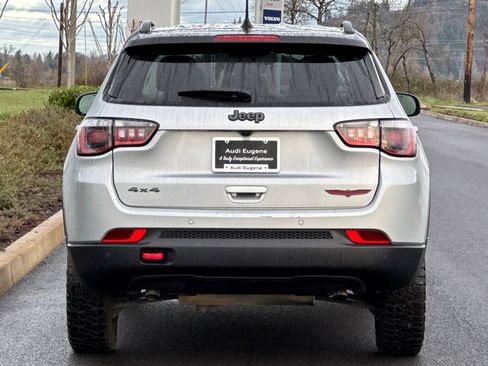 Used 2024 Jeep Compass Trailhawk image 4