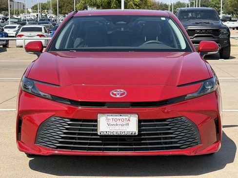 Used 2025 Toyota Camry LE w/ Convenience Package FWD image 8