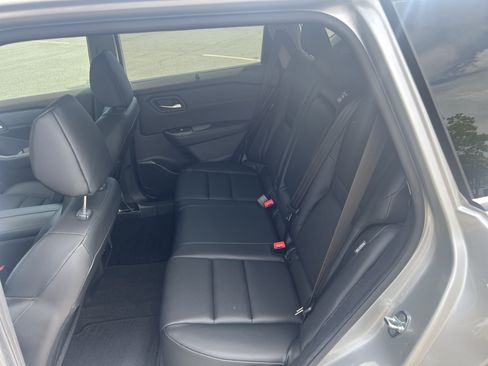 Certified 2022 Nissan Rogue SV w/ SV Premium Package FWD image 14