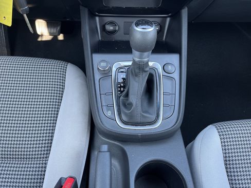 Used 2022 Hyundai Kona SE AWD/4WD image 28