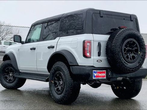 New 2026 Ford Bronco Outer Banks w/ Sasquatch Package image 3