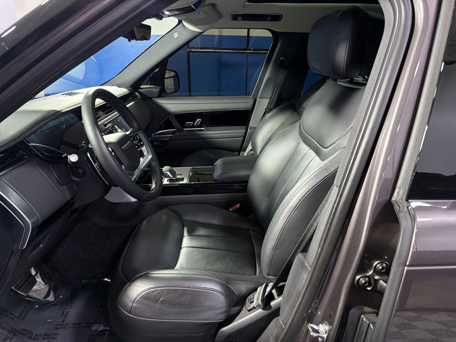 Used 2025 Land Rover Range Rover Long Wheelbase Autobiography AWD/4WD image 19