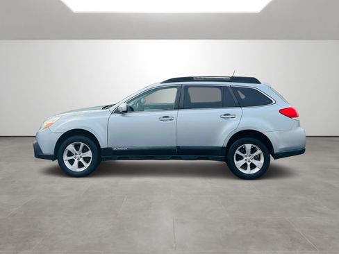 Used 2013 Subaru Outback 2.5i Premium AWD/4WD image 2