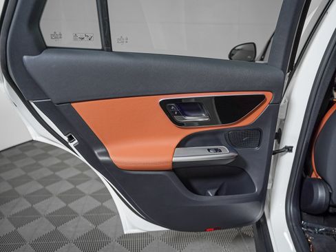 Certified 2025 Mercedes-Benz GLC 350e 4MATIC image 25