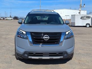 Used 2023 Nissan Pathfinder Platinum video 2