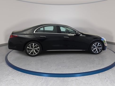 New 2026 Mercedes-Benz E 450 4MATIC Sedan image 4