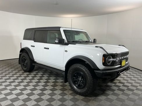 Used 2024 Ford Bronco Wildtrak image 3