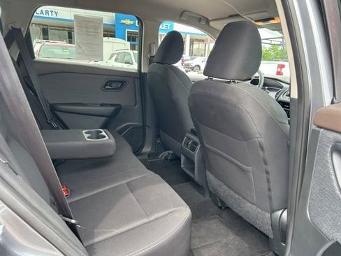 Used 2023 Nissan Rogue S AWD/4WD image 29