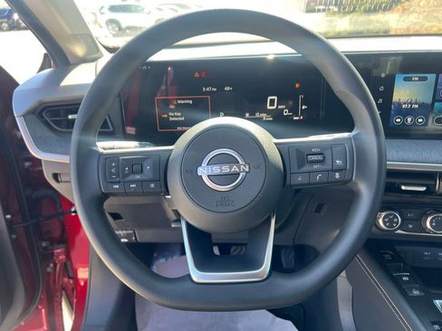 Certified 2025 Nissan Kicks SV AWD/4WD image 16