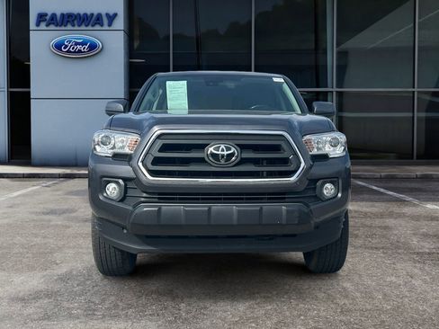 Used 2021 Toyota Tacoma SR5 RWD image 3