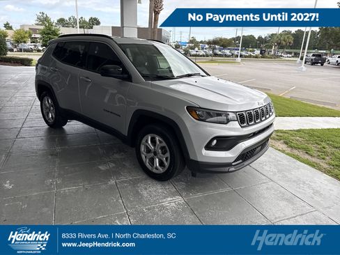 Used 2025 Jeep Compass Latitude AWD/4WD image 1