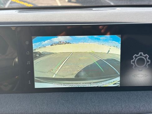 Used 2025 Nissan Kicks SV image 17