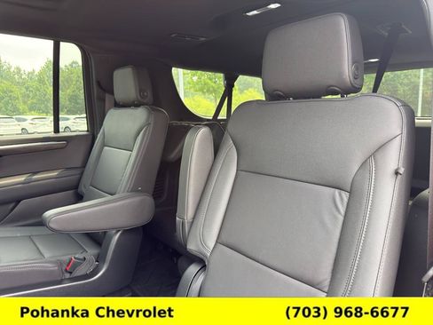 Used 2025 Chevrolet Suburban LT w/ Comfort Package AWD/4WD image 24
