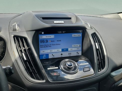 Used 2017 Ford Escape Titanium w/ Equipment Group 301A AWD/4WD image 28