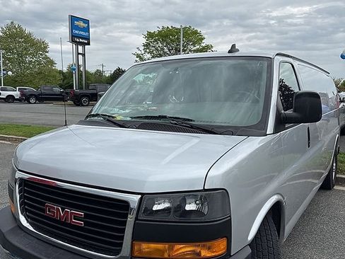 Used 2019 GMC Savana 2500 Extended w/ Enhanced Convenience Package RWD image 2