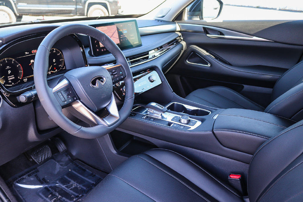Certified 2027 INFINITI QX60 Luxe w/ Family Package FWD image 17