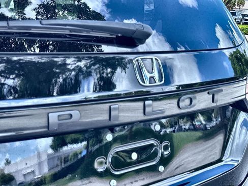 Used 2023 Honda Pilot EX-L image 10