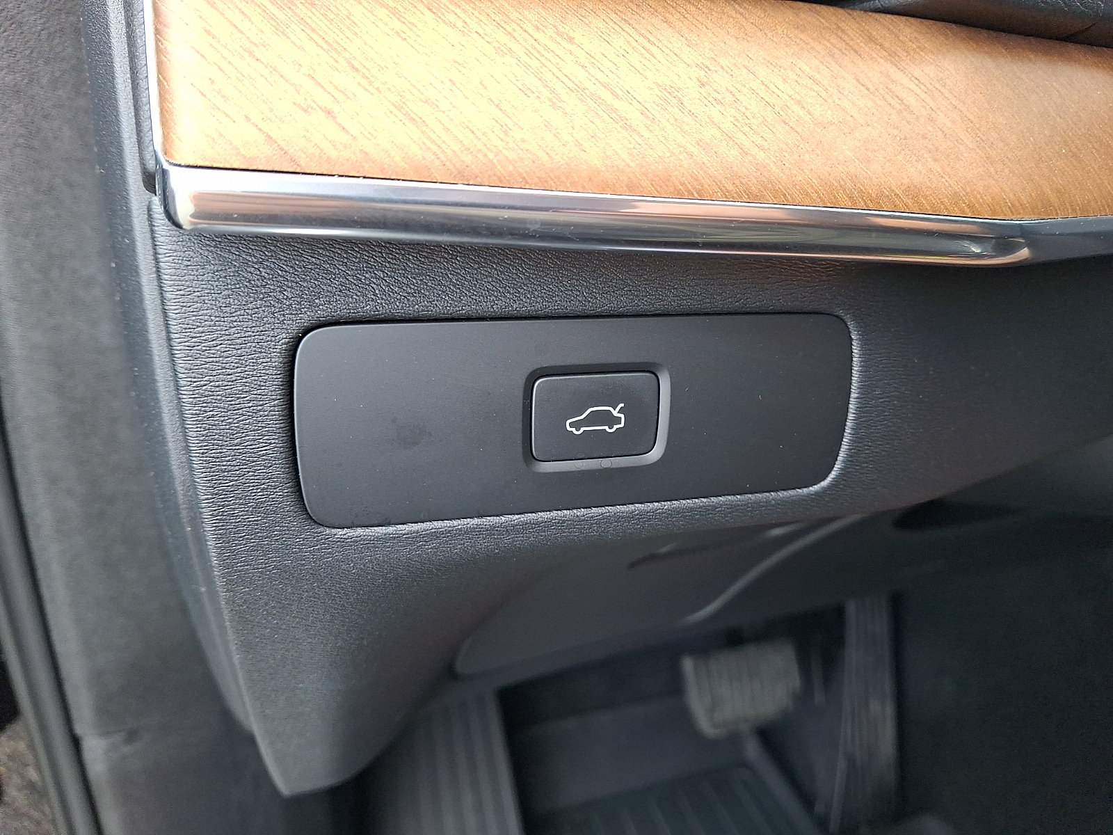 Certified 2023 Volvo XC90 B6 Plus w/ Protection Package Premier AWD/4WD image 29