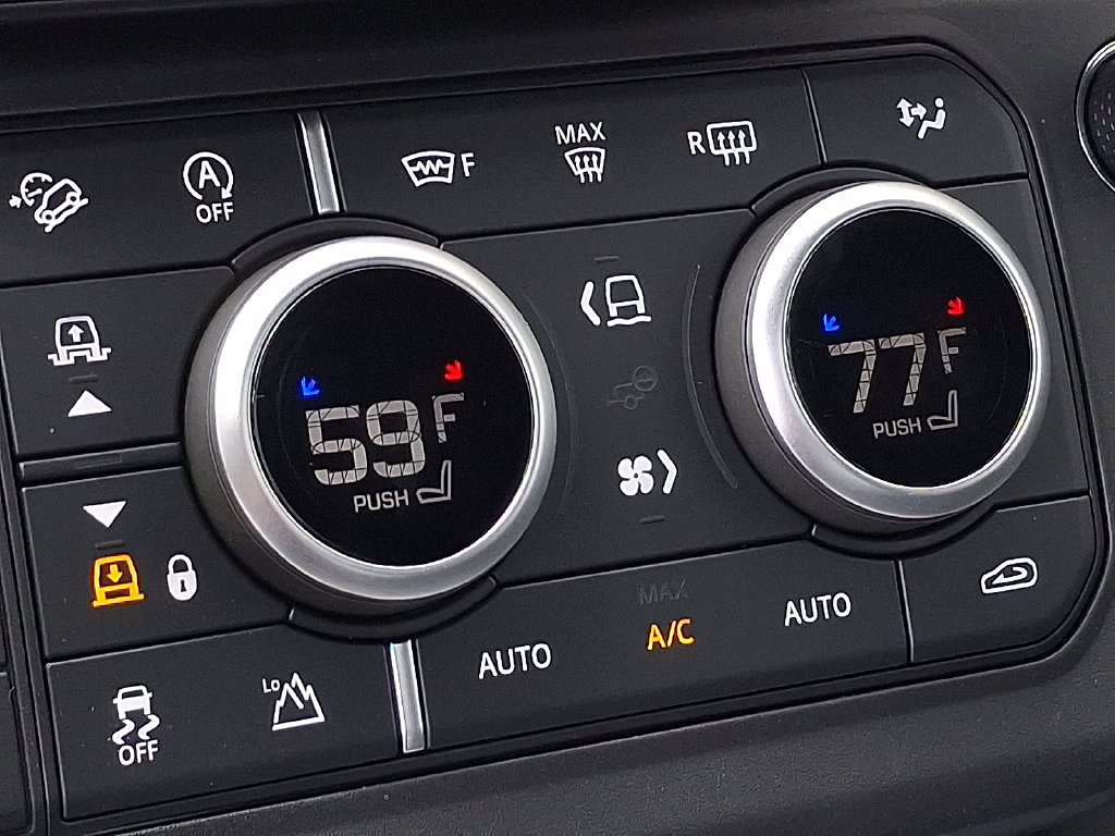 New 2026 Land Rover Defender 110 X-Dynamic SE AWD/4WD image 14