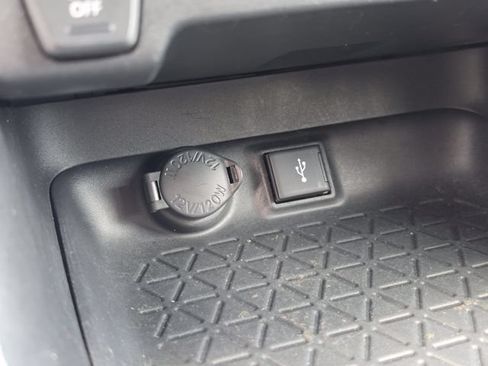 Used 2021 Toyota RAV4 LE FWD image 25