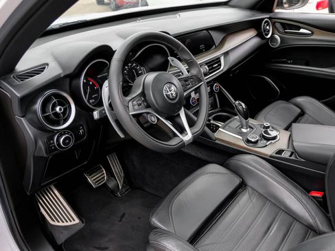 Used 2018 Alfa Romeo Stelvio Ti Sport image 3