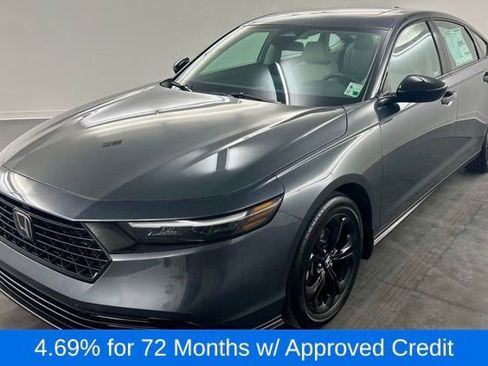 Certified 2025 Honda Accord SE image 3