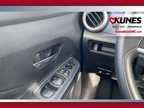 Used 2023 Nissan Versa SV image 31