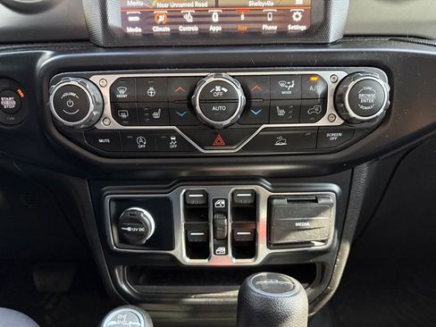 Used 2023 Jeep Gladiator Willys image 14