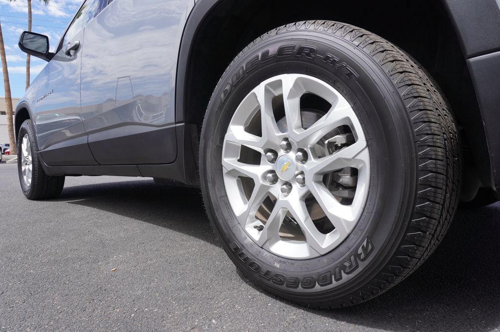 Certified 2023 Chevrolet Traverse LS FWD image 6