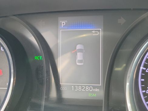 Used 2019 Toyota Camry SE w/ Convenience Package FWD image 28