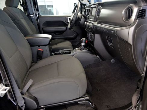 Used 2021 Jeep Wrangler Unlimited Sport image 30