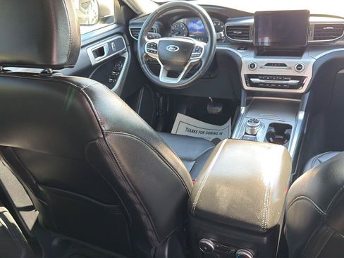 Used 2022 Ford Explorer XLT w/ Equipment Group 202A AWD/4WD image 34