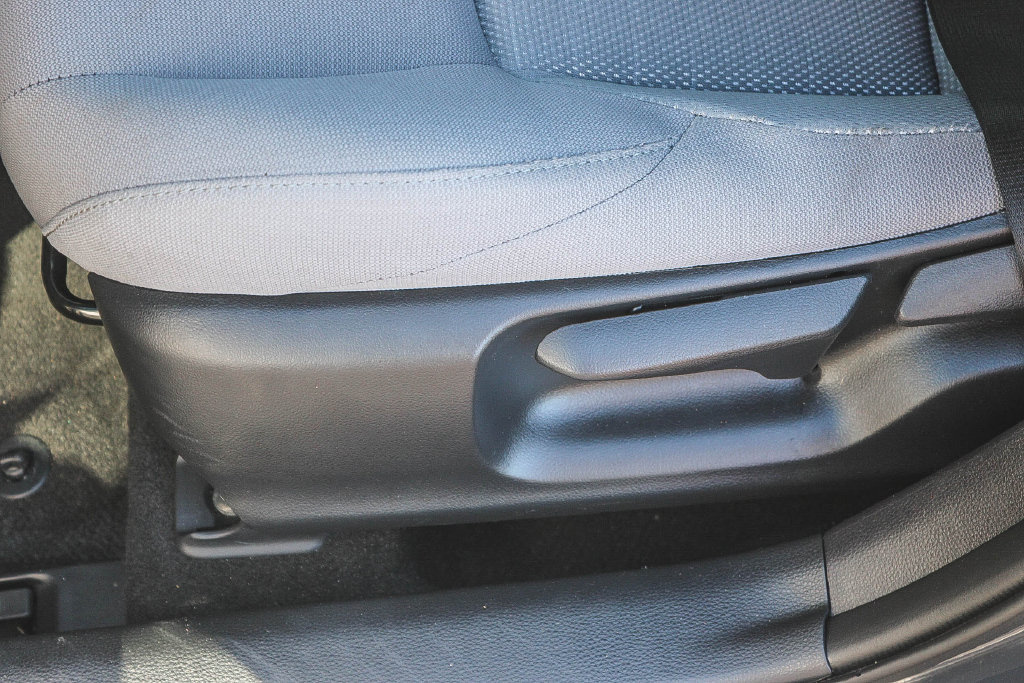 Used 2025 Toyota Corolla SE FWD image 24