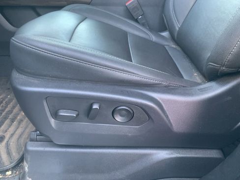 Used 2022 Chevrolet Silverado 1500 RST w/ Convenience Package II image 16