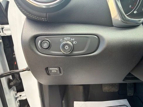 Used 2024 Chevrolet Blazer LT w/ Convenience Package FWD image 27