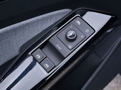 New 2026 Volkswagen ID.4 Pro RWD image 11