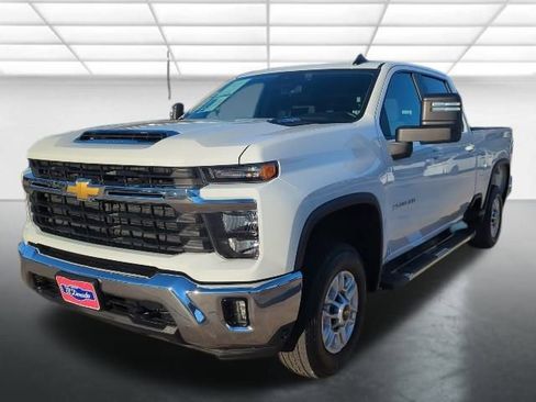 Used 2025 Chevrolet Silverado 2500 LT w/ Convenience Package image 24