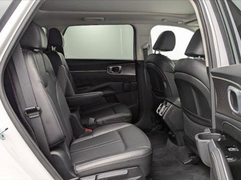 Used 2022 Kia Sorento SX image 18
