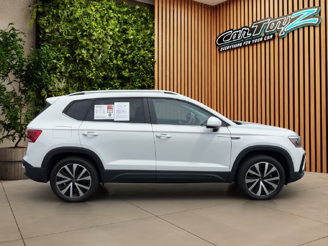 Used 2023 Volkswagen Taos SE w/ Panoramic Sunroof Package AWD/4WD image 7
