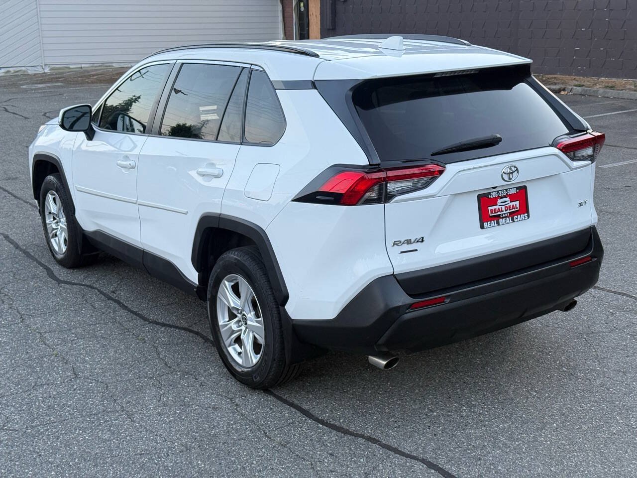 Used 2021 Toyota RAV4 XLE FWD image 44