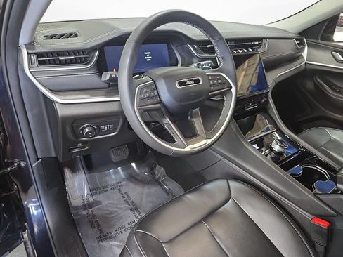 Certified 2023 Jeep Grand Cherokee Limited AWD/4WD image 16