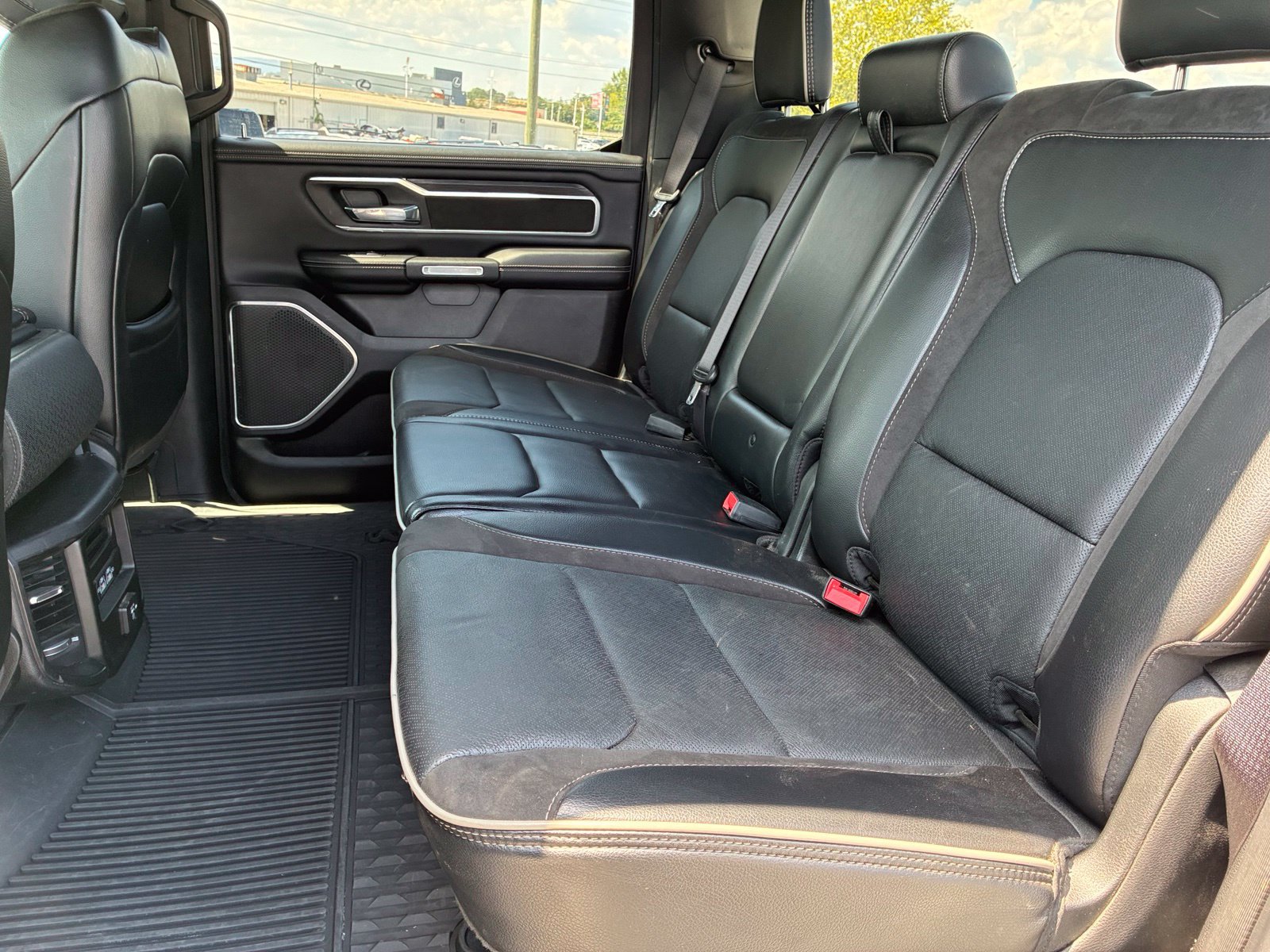 Used 2023 RAM 1500 Laramie w/ Off Road Group AWD/4WD image 17